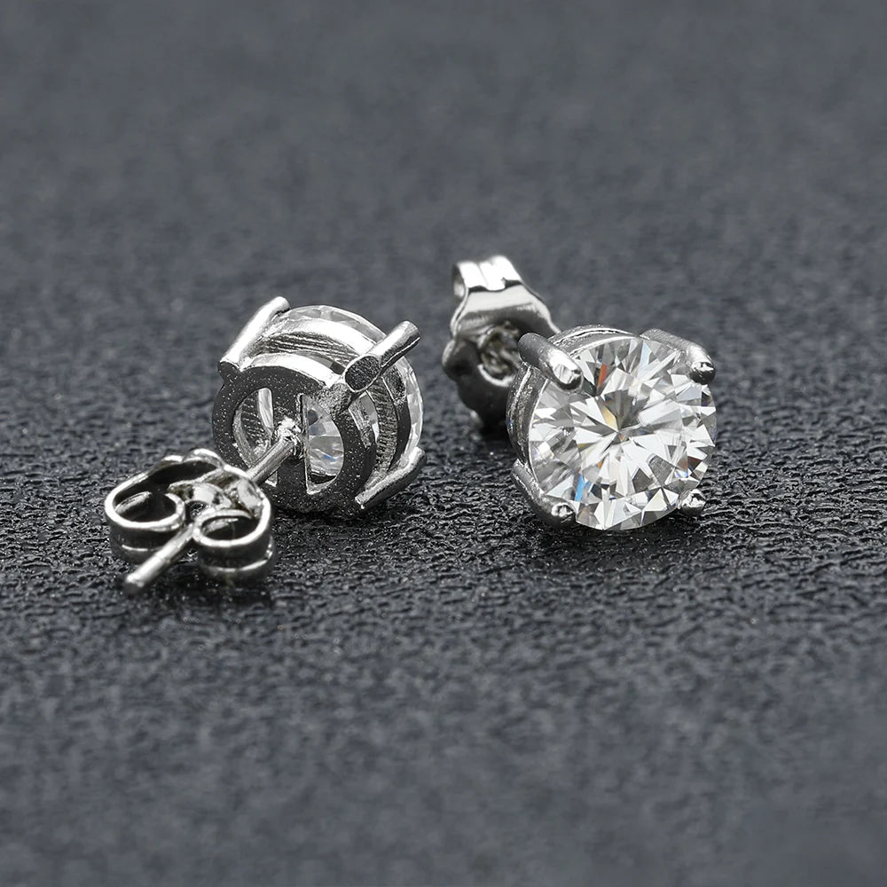VVS MOISSANITE CLASSIC STUD